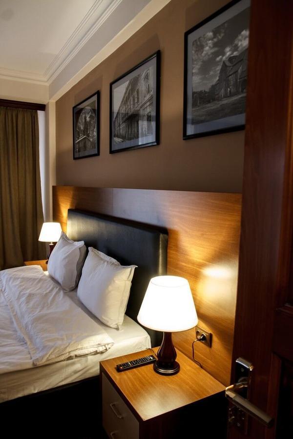 Hotel Plaza Viktoria Gyumri Bagian luar foto