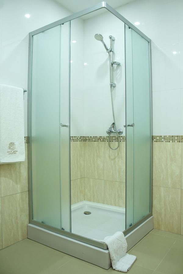 Hotel Plaza Viktoria Gyumri Bagian luar foto