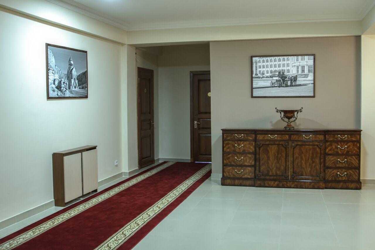 Hotel Plaza Viktoria Gyumri Bagian luar foto