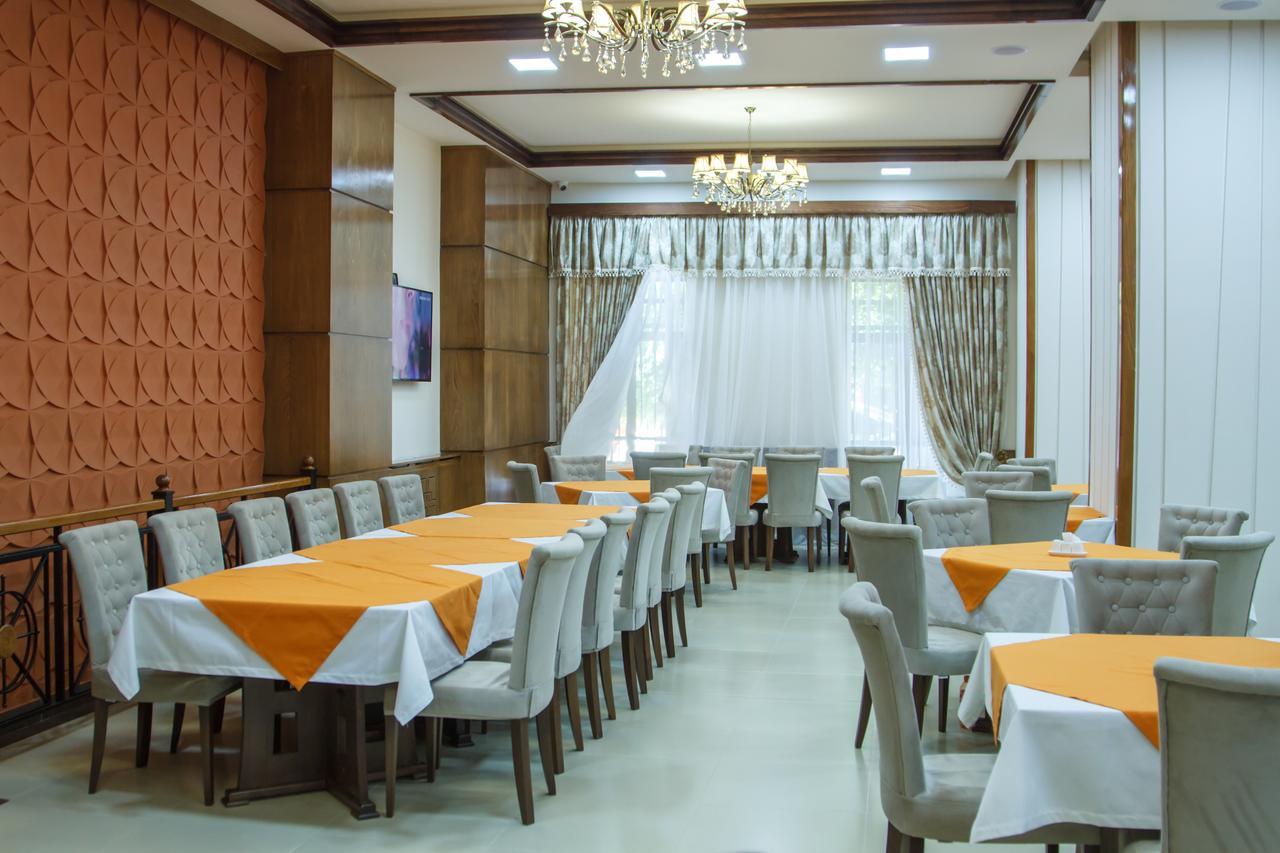Hotel Plaza Viktoria Gyumri Bagian luar foto